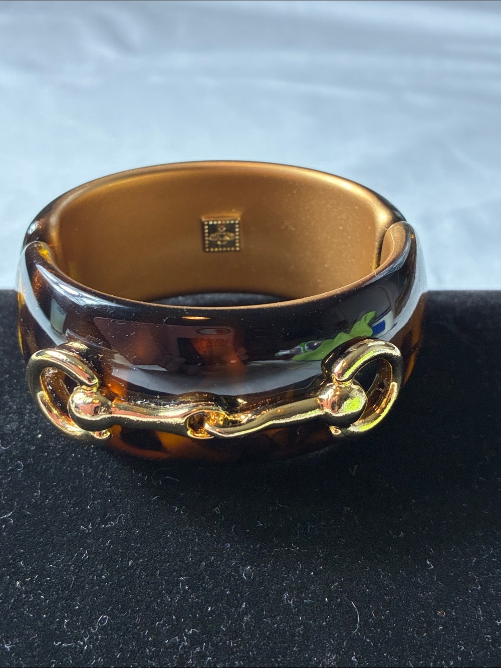 Tortoiseshell Acrylic Horsebit Cuff Bracelet Magnetic Closure Gold Tone